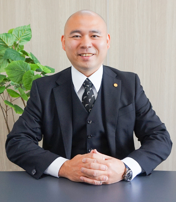 代表行政書士 櫻井賢介